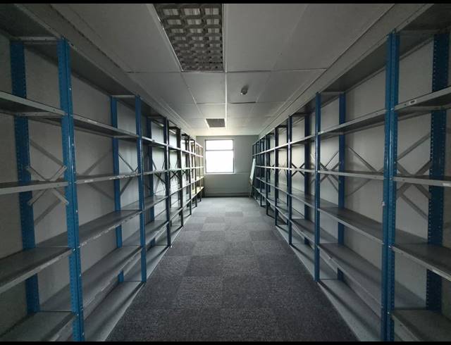 860M² OFFICE TO LET IN SUNNINGHILL